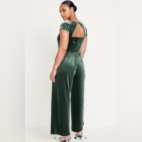 Old Navy Forest Green Velvet Jumpsuit - Picture 2 of 2